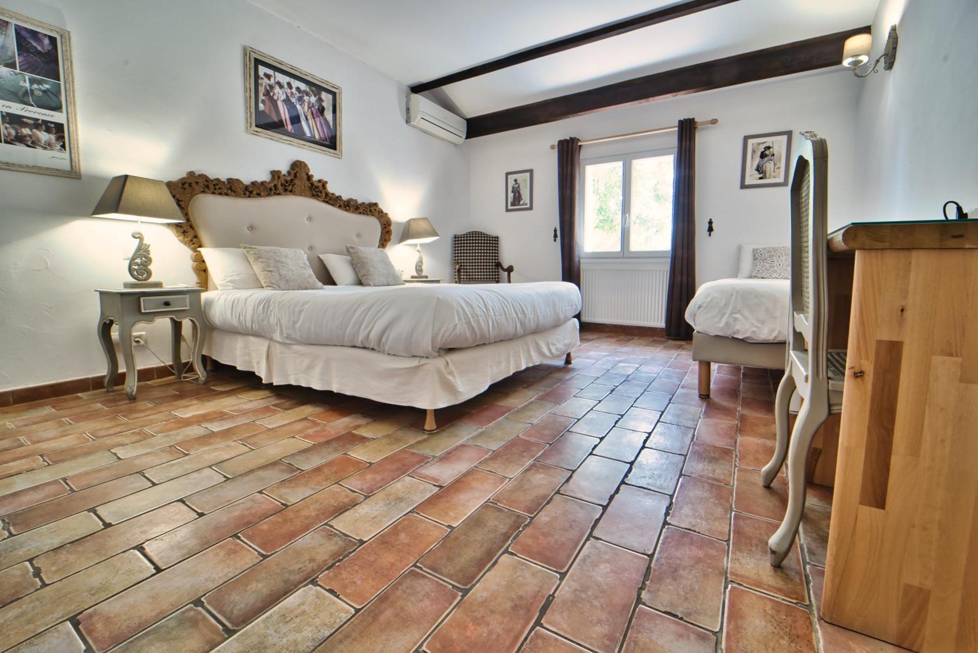 Classic Triple Room,1572653183:JPEG